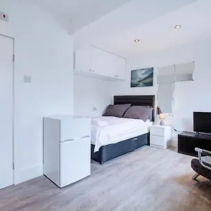 comfy-and-convenient-studio-suite-lewisham-with-free.brighton-hotels-england.com/